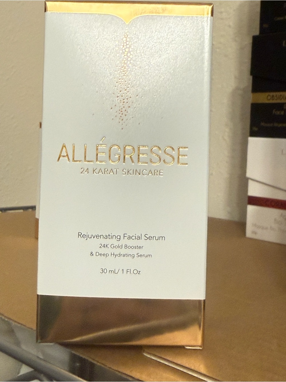 Rejuvenating Facial Serum in White & Gold - 24K Gold Booster